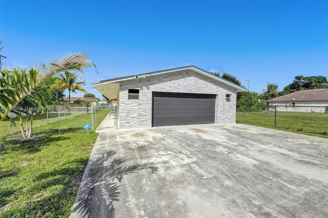 For Sale: $425,000 (3 beds, 2 baths, 1188 Square Feet)