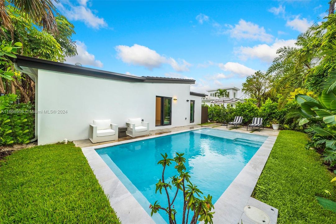 For Sale: $2,595,000 (4 beds, 4 baths, 2770 Square Feet)