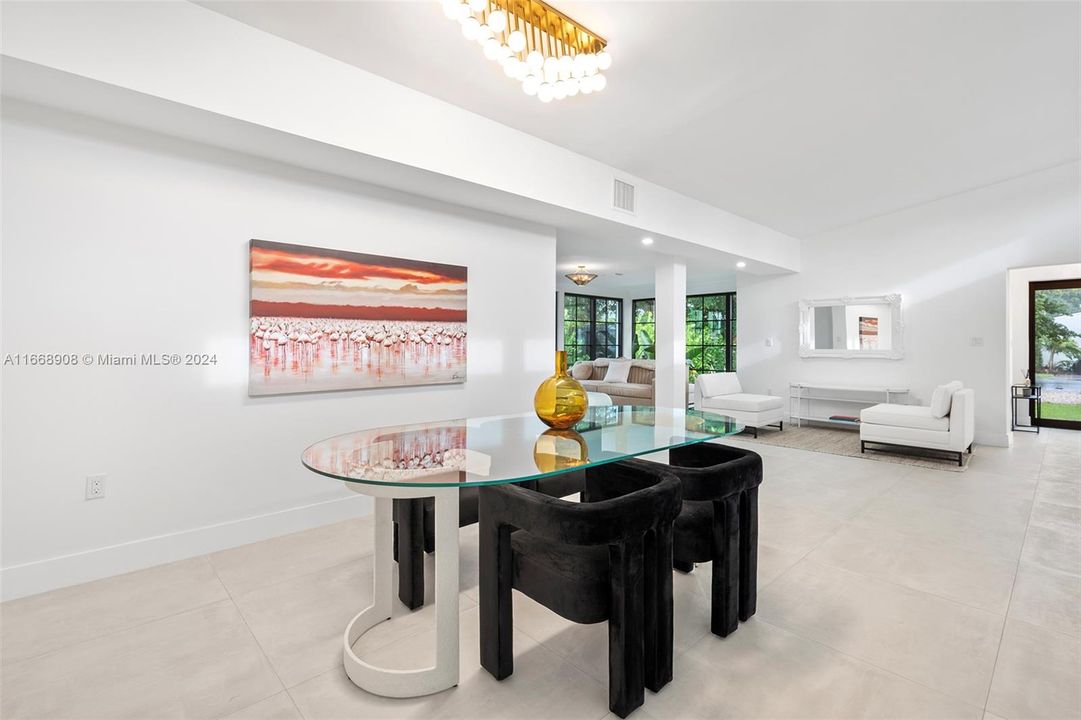 For Sale: $2,595,000 (4 beds, 4 baths, 2770 Square Feet)