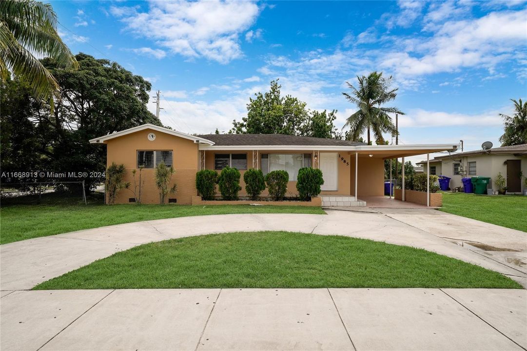 For Sale: $435,900 (4 beds, 2 baths, 1547 Square Feet)