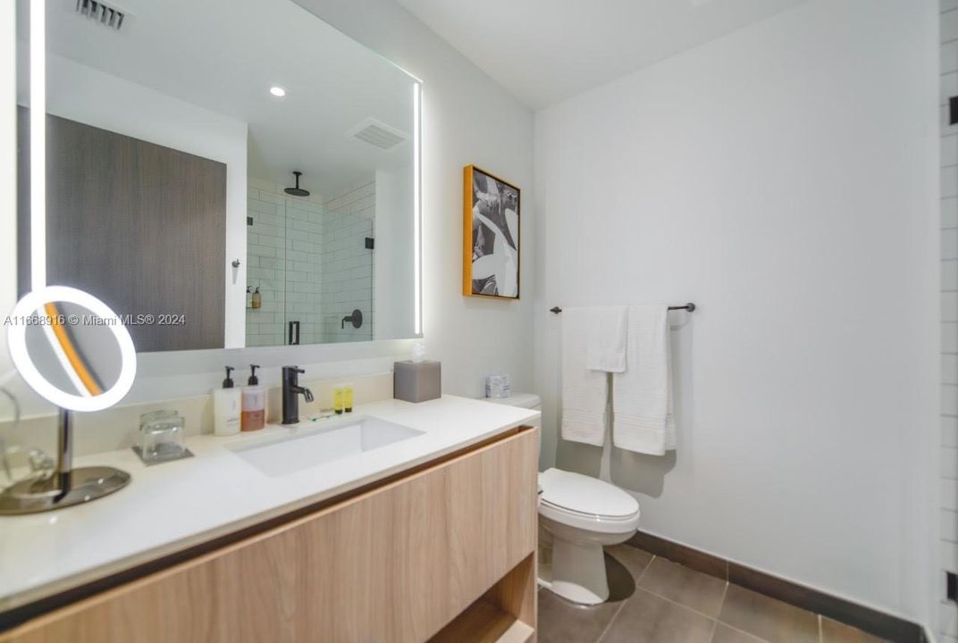 For Sale: $625,000 (1 beds, 1 baths, 485 Square Feet)