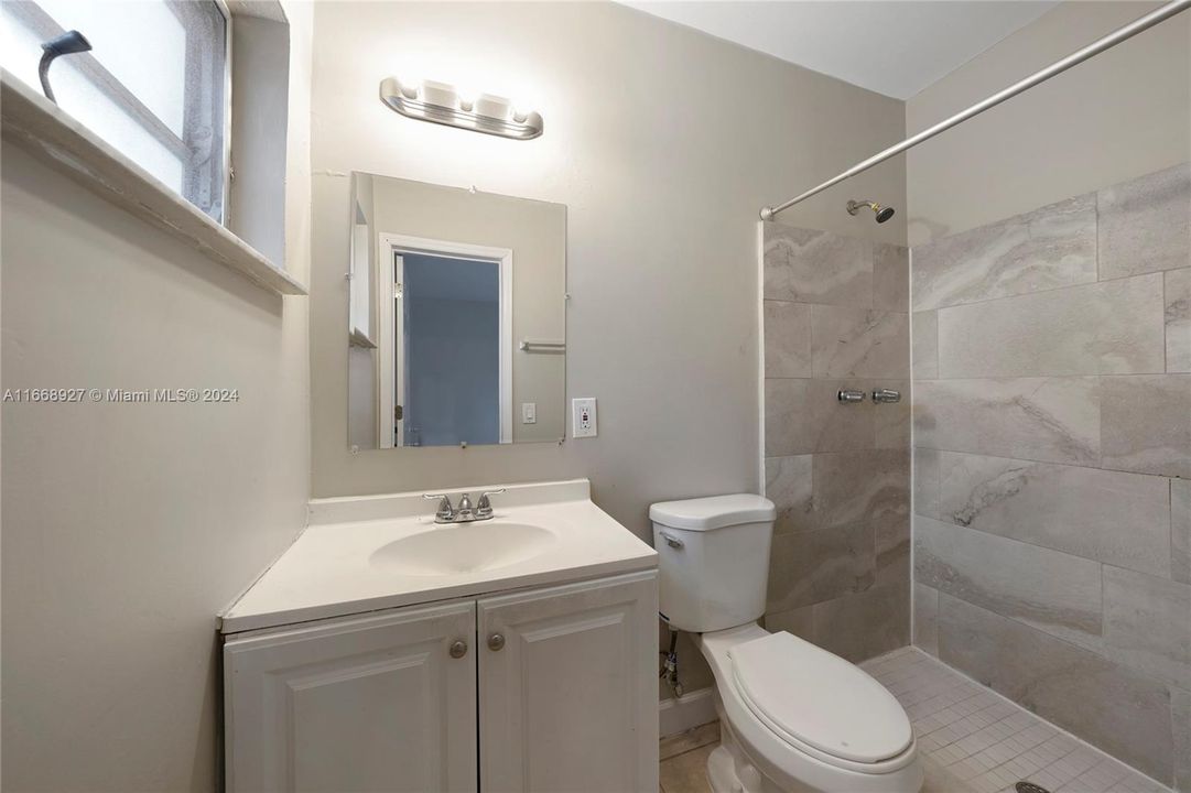 For Sale: $405,900 (2 beds, 2 baths, 988 Square Feet)