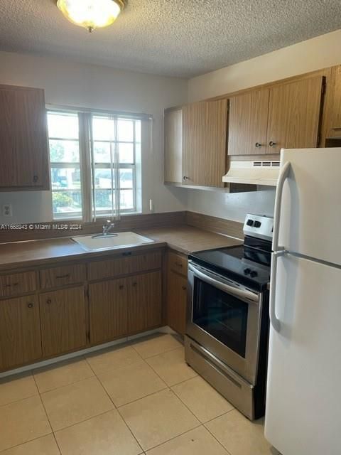 For Rent: $1,600 (1 beds, 1 baths, 567 Square Feet)