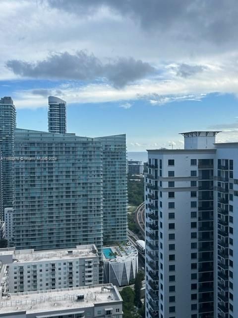 最近租的: $5,400 (2 贝兹, 2 浴室, 1053 平方英尺)