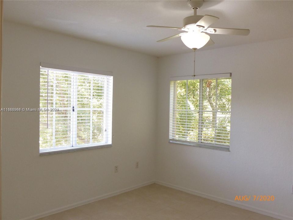 For Rent: $2,550 (2 beds, 2 baths, 1080 Square Feet)