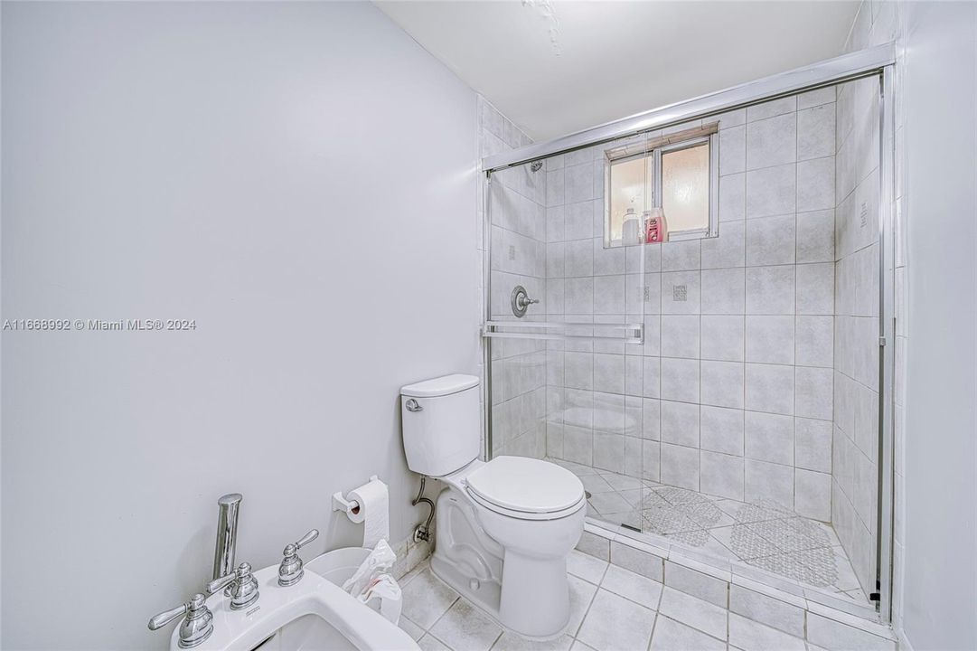 For Sale: $749,000 (2 beds, 2 baths, 1200 Square Feet)