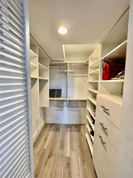 Walk-in Closet