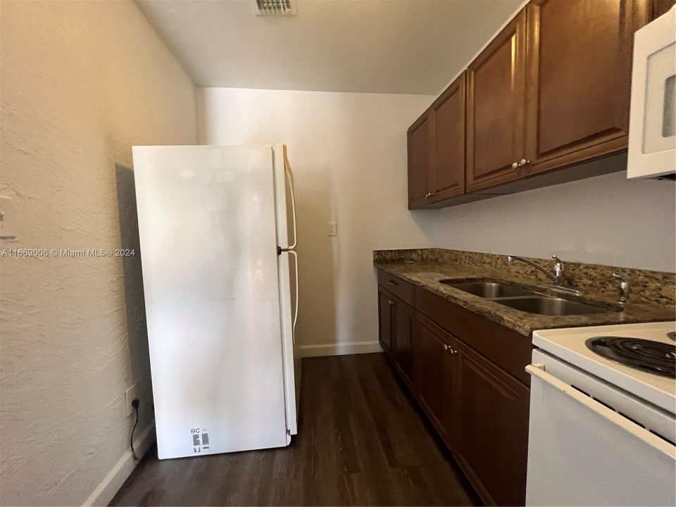 For Sale: $650,000 (0 beds, 0 baths, 1914 Square Feet)