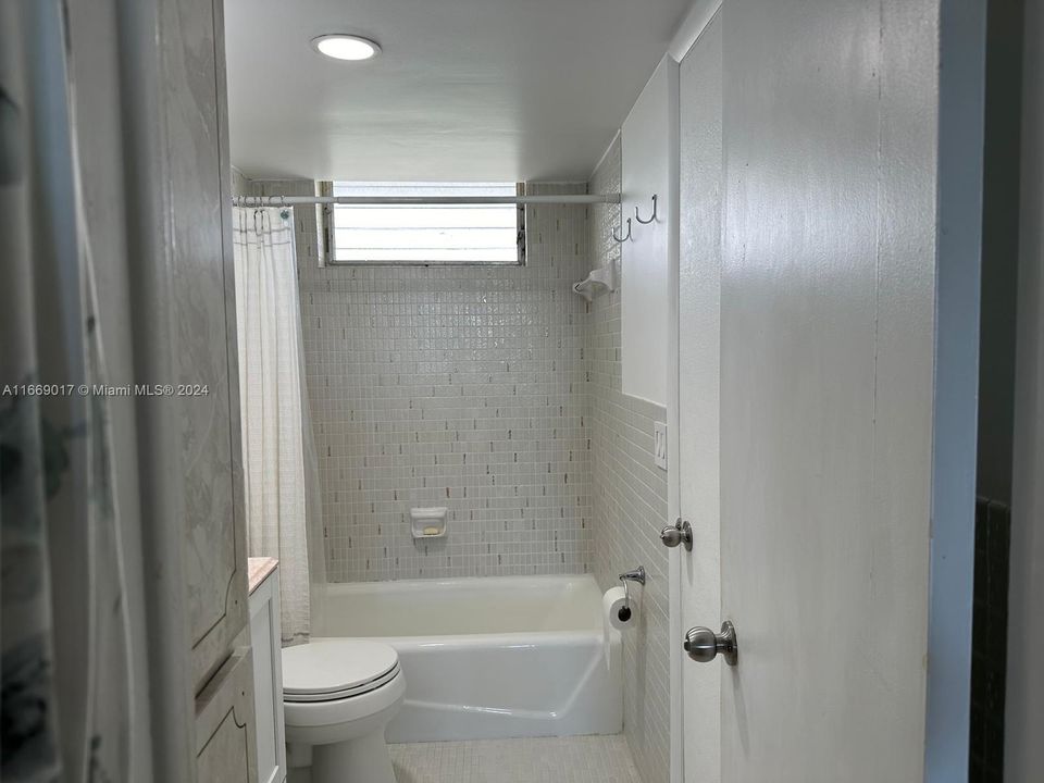 For Rent: $1,650 (1 beds, 1 baths, 763 Square Feet)