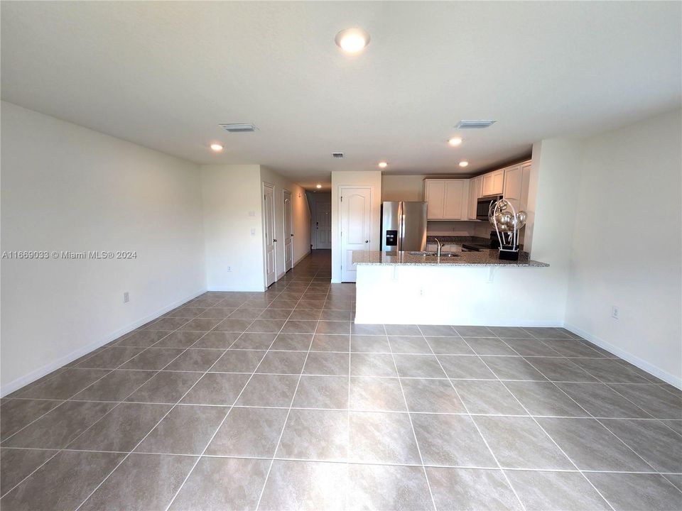 For Rent: $2,300 (3 beds, 2 baths, 0 Square Feet)