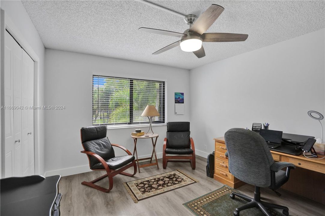 For Sale: $345,000 (2 beds, 2 baths, 1220 Square Feet)