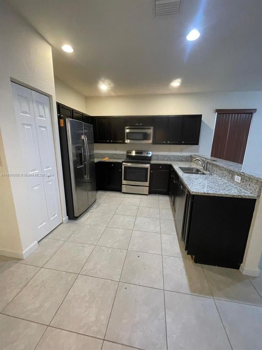 Active With Contract: $2,650 (2 beds, 2 baths, 0 Square Feet)