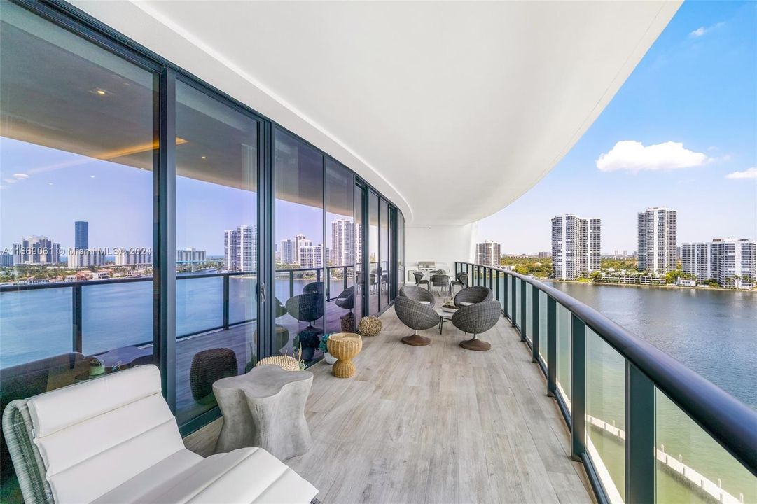 For Sale: $3,599,900 (3 beds, 4 baths, 2977 Square Feet)