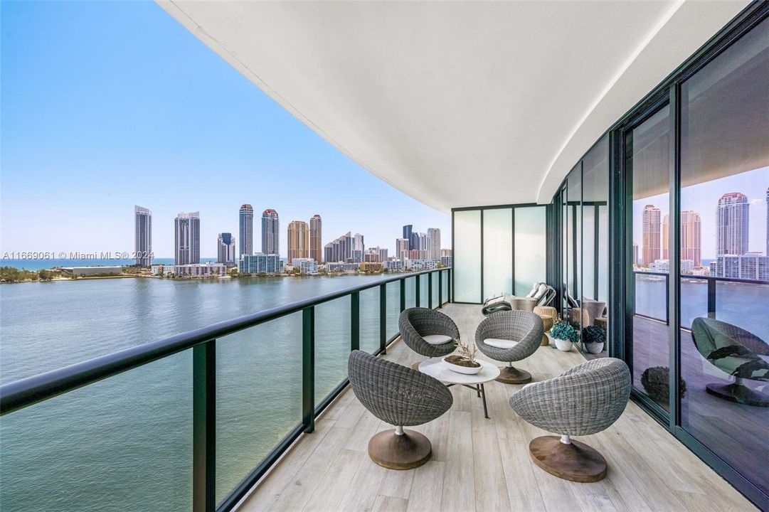 For Sale: $3,599,900 (3 beds, 4 baths, 2977 Square Feet)