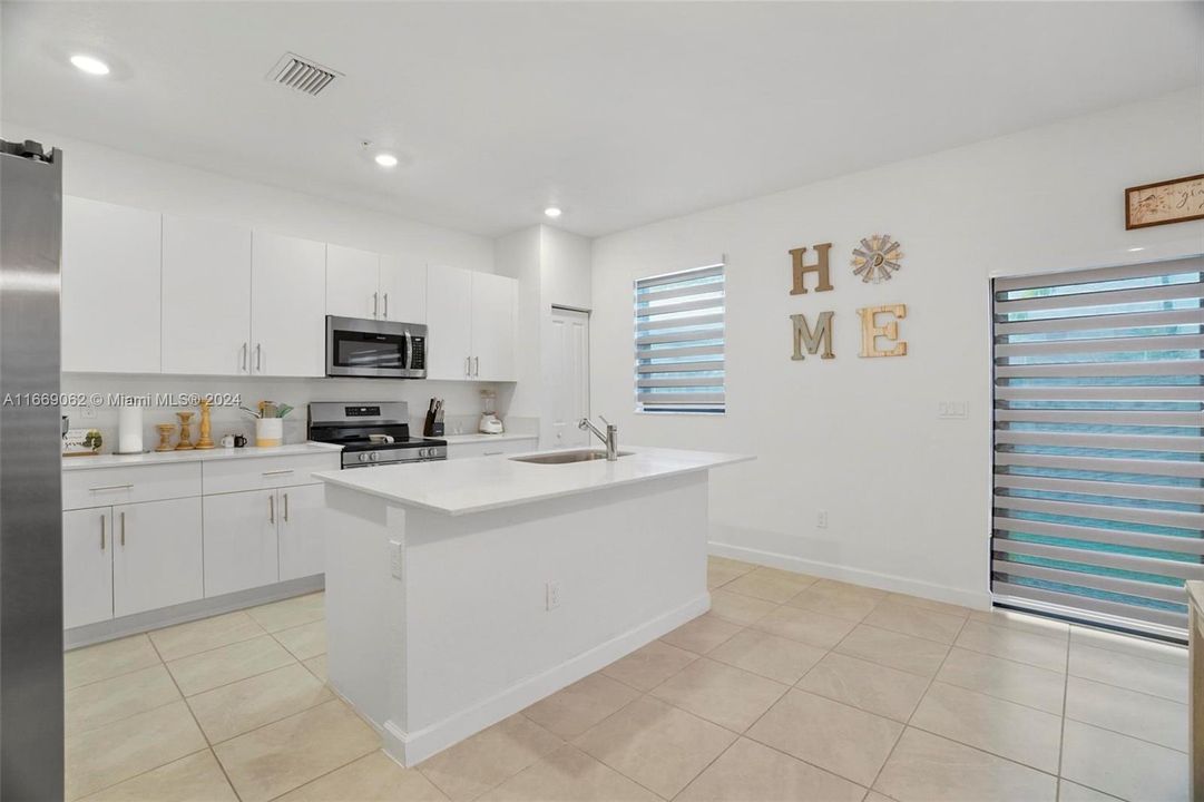 For Sale: $694,900 (3 beds, 2 baths, 1888 Square Feet)