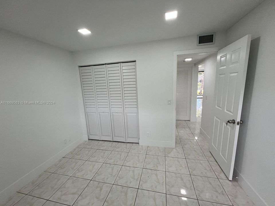 For Rent: $2,500 (2 beds, 2 baths, 880 Square Feet)