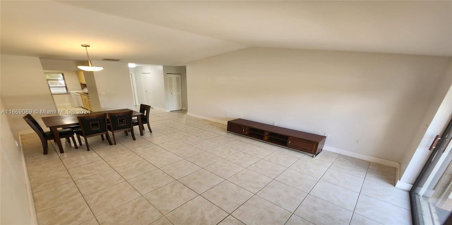 For Sale: $460,000 (2 beds, 2 baths, 1030 Square Feet)