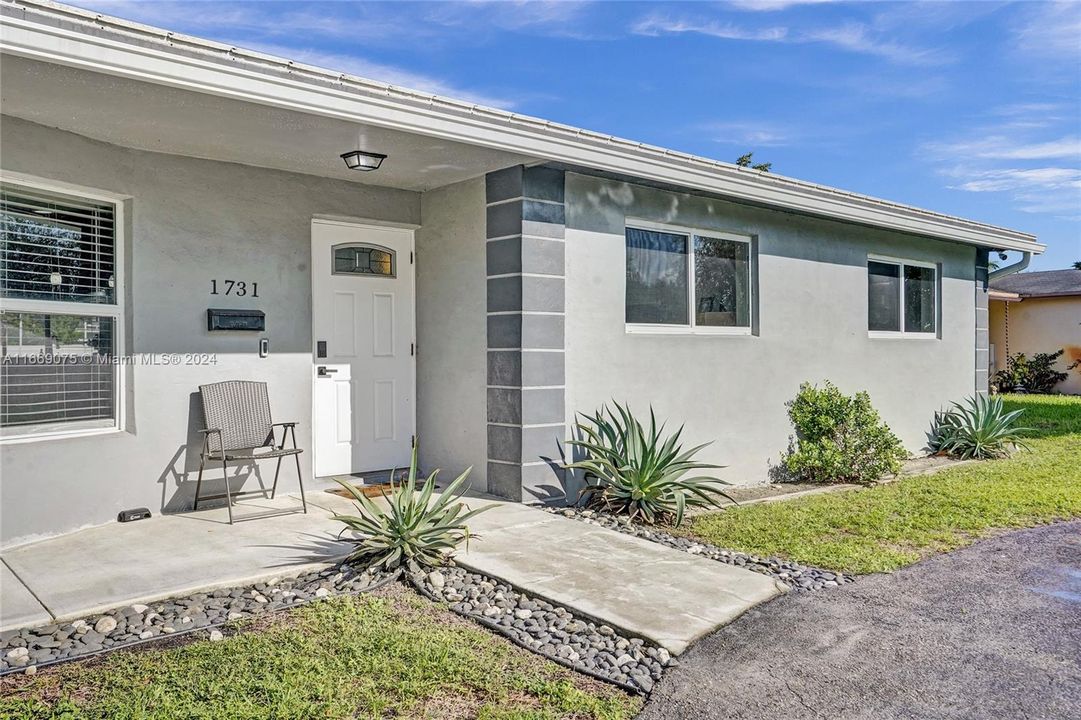 For Sale: $750,000 (3 beds, 2 baths, 1870 Square Feet)