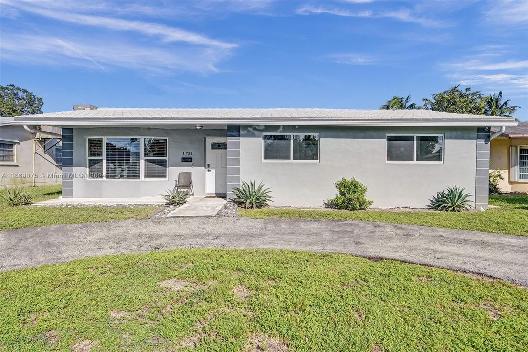 For Sale: $750,000 (3 beds, 2 baths, 1870 Square Feet)