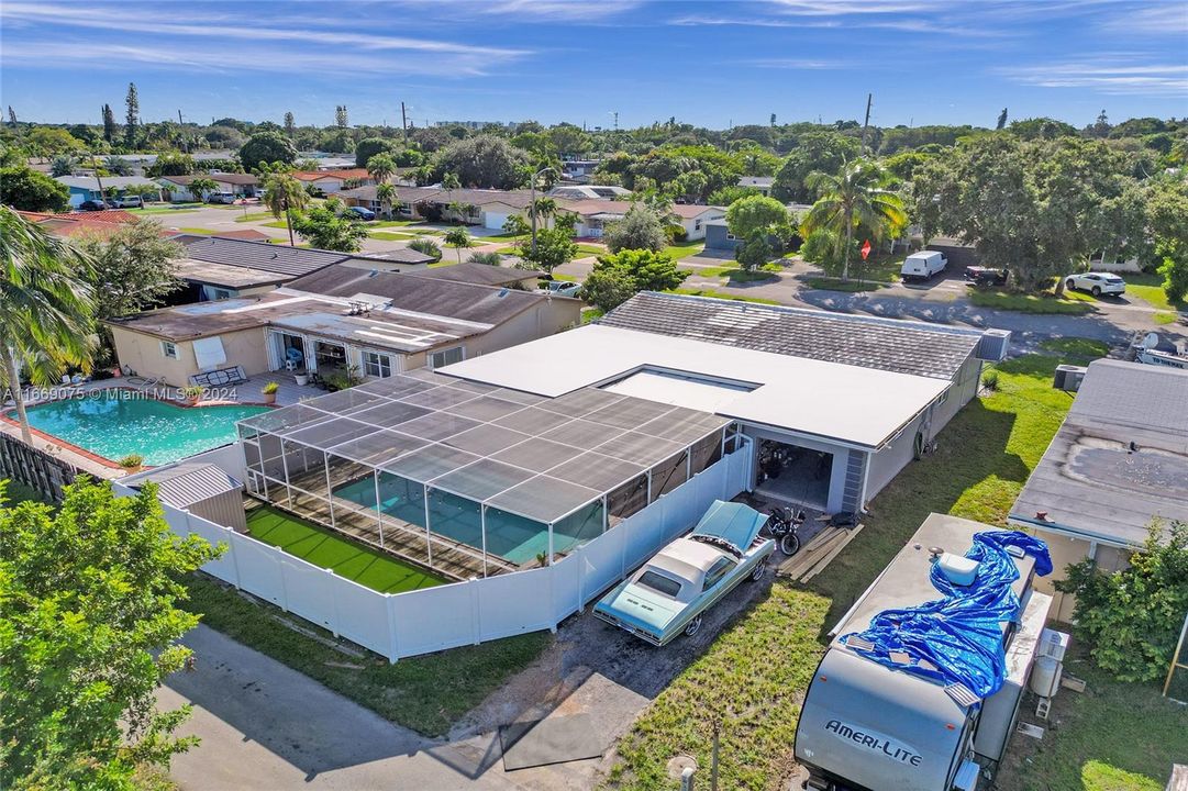 For Sale: $750,000 (3 beds, 2 baths, 1870 Square Feet)