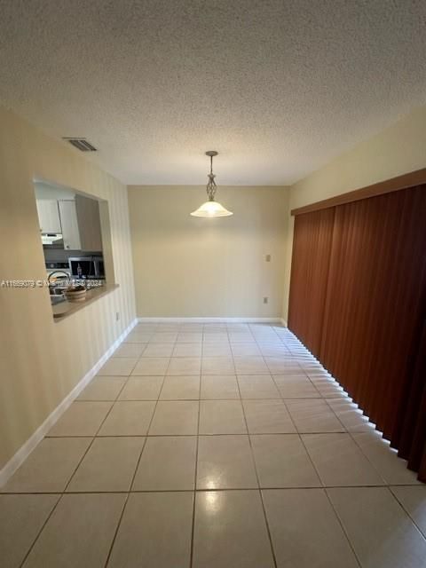 For Rent: $2,800 (2 beds, 2 baths, 1100 Square Feet)