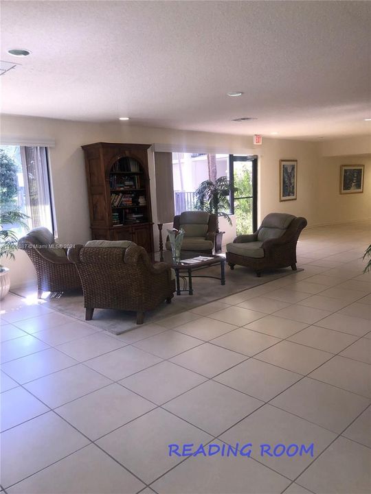 Active With Contract: $2,100 (2 beds, 2 baths, 1036 Square Feet)