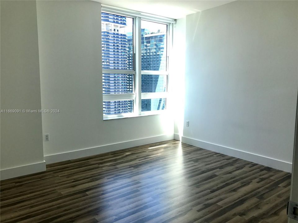 For Sale: $519,000 (1 beds, 1 baths, 639 Square Feet)