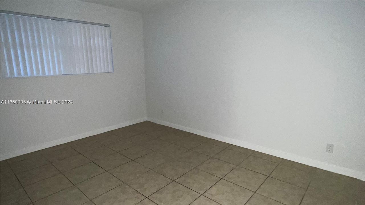 For Rent: $1,680 (1 beds, 1 baths, 658 Square Feet)