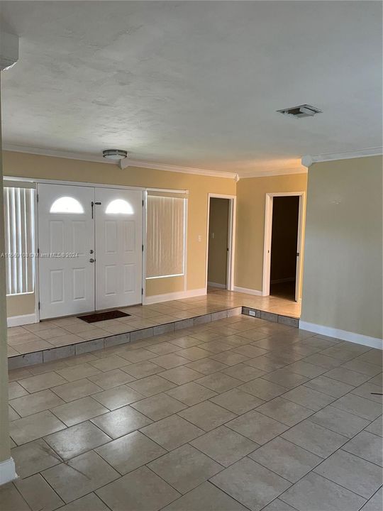 For Rent: $3,600 (3 beds, 2 baths, 1602 Square Feet)