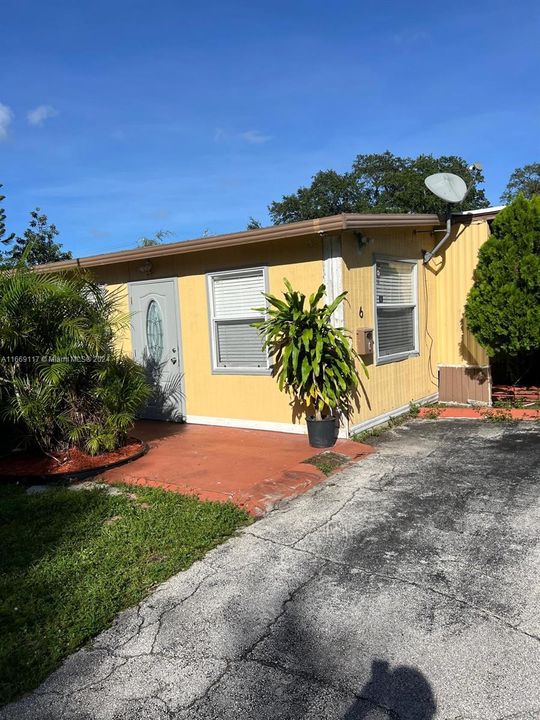 For Sale: $98,000 (3 beds, 2 baths, 1570 Square Feet)