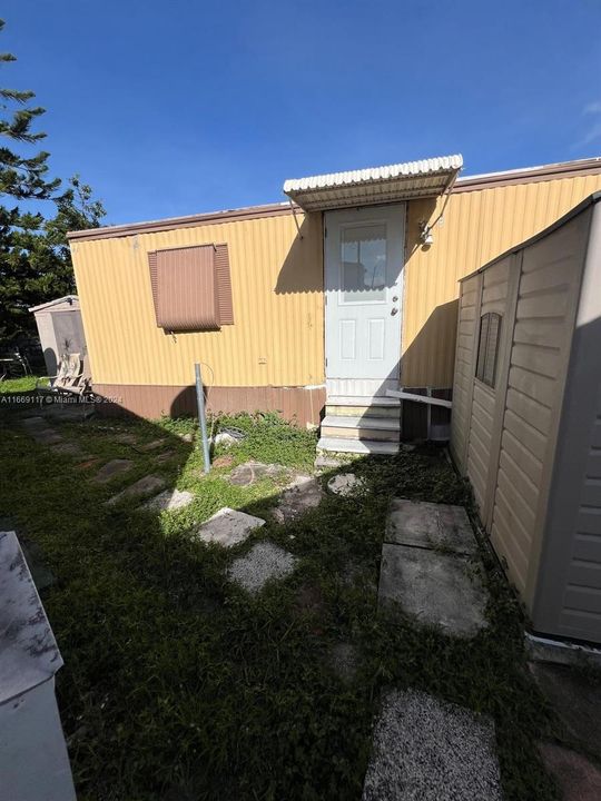 For Sale: $98,000 (3 beds, 2 baths, 1570 Square Feet)