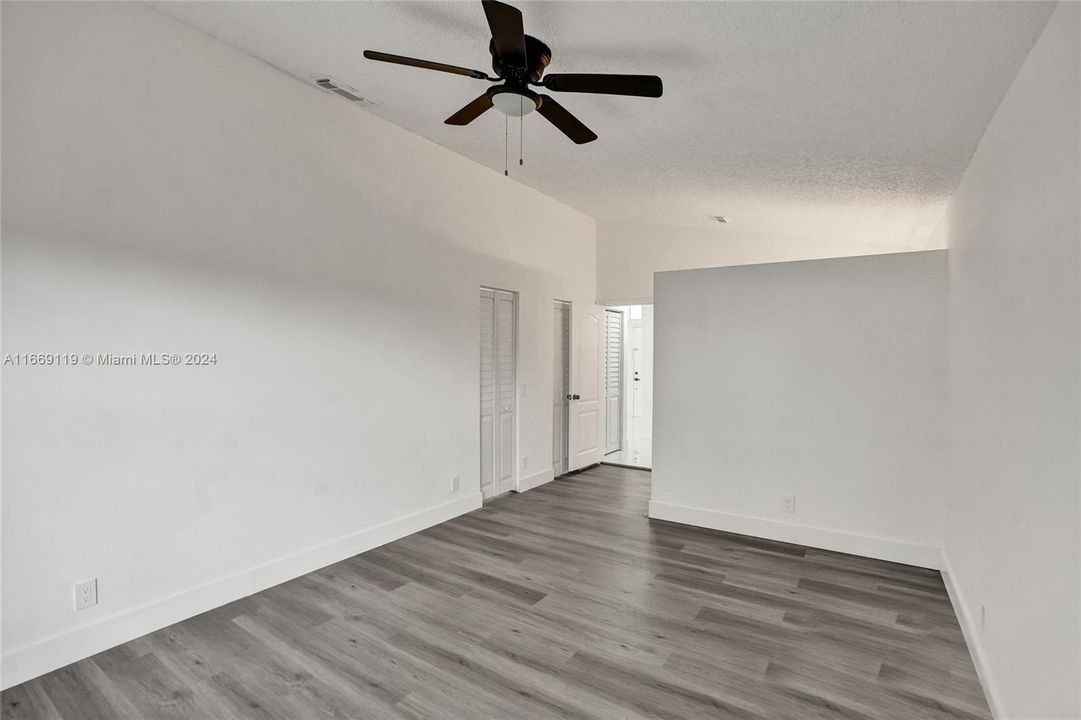 For Rent: $3,100 (3 beds, 2 baths, 1304 Square Feet)