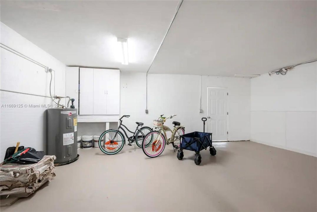 最近售出: $1,200,000 (5 贝兹, 3 浴室, 0 平方英尺)