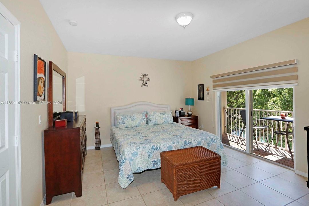 For Sale: $415,000 (3 beds, 2 baths, 1991 Square Feet)