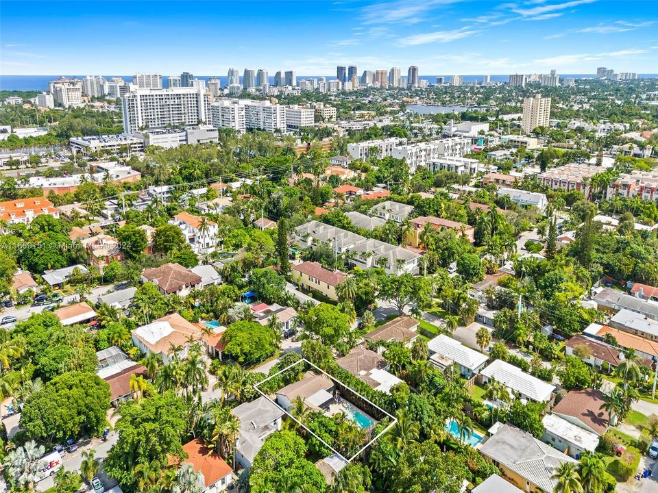 For Sale: $895,000 (3 beds, 2 baths, 1297 Square Feet)