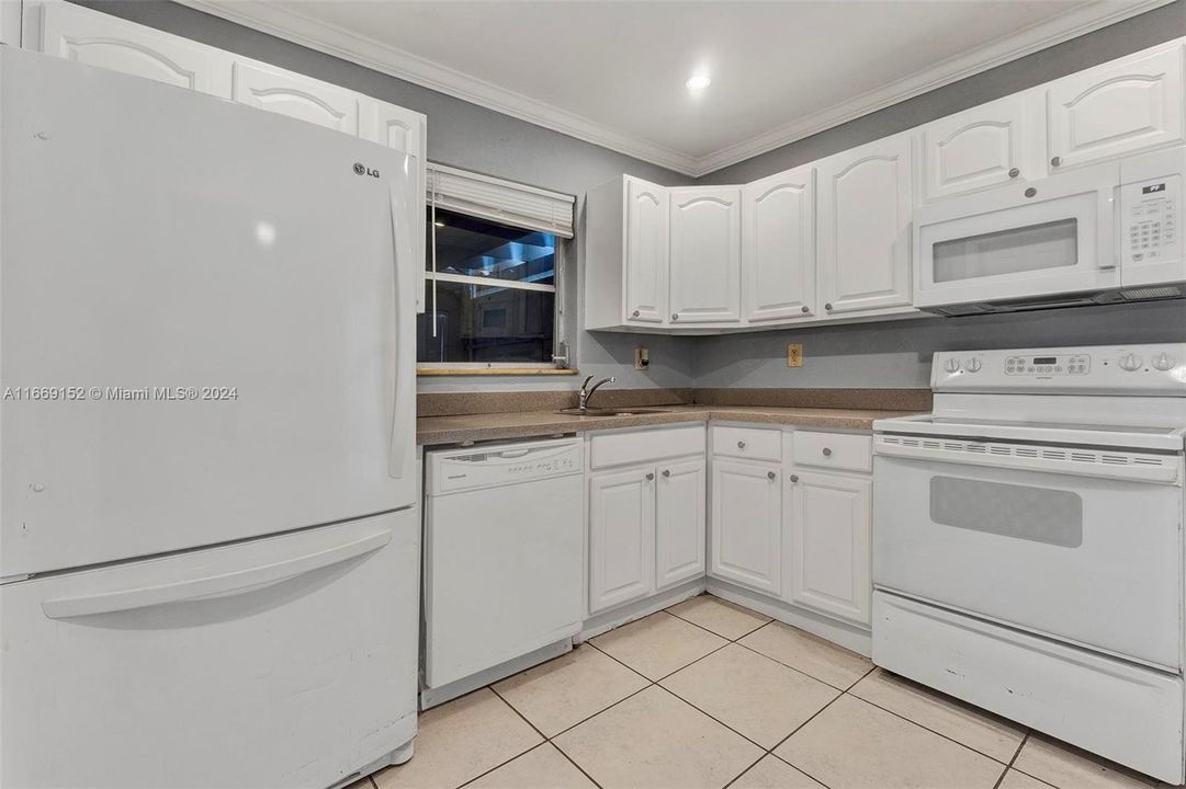 For Sale: $460,000 (3 beds, 1 baths, 1500 Square Feet)