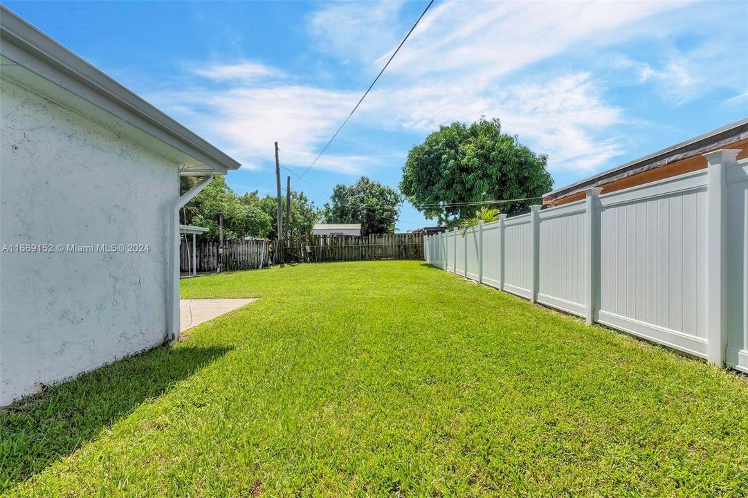 For Sale: $460,000 (3 beds, 1 baths, 1500 Square Feet)