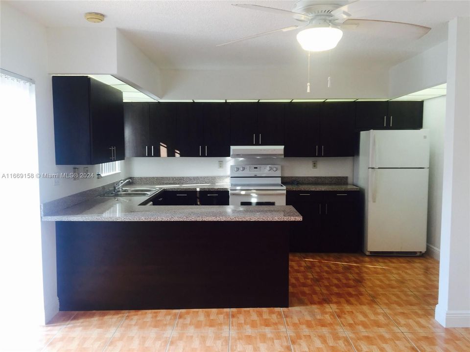 For Sale: $308,500 (2 beds, 2 baths, 1530 Square Feet)