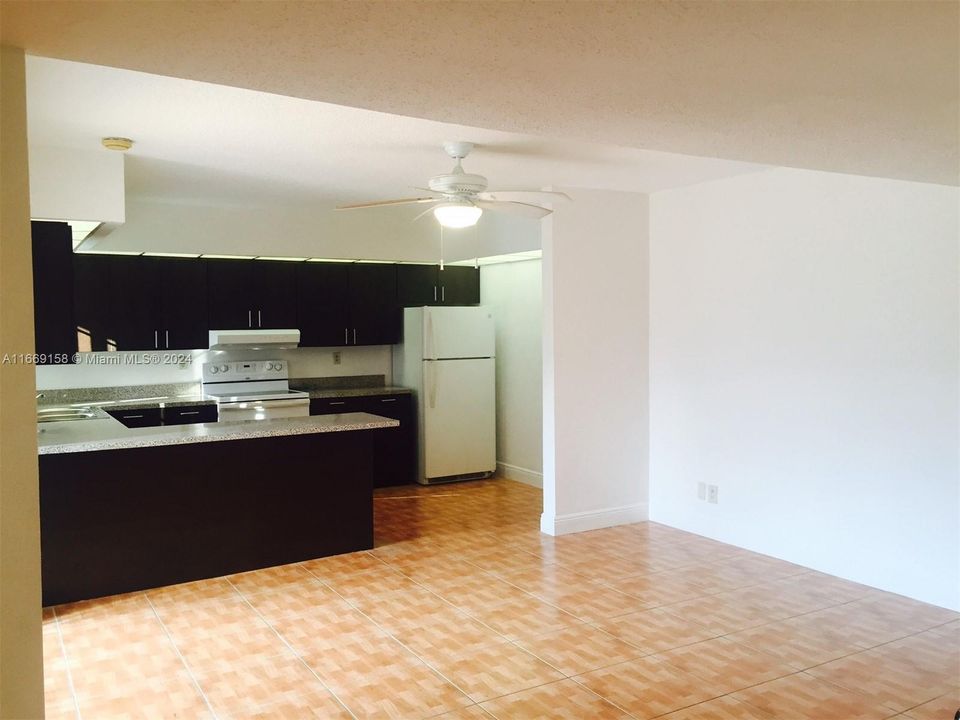 For Sale: $308,500 (2 beds, 2 baths, 1530 Square Feet)