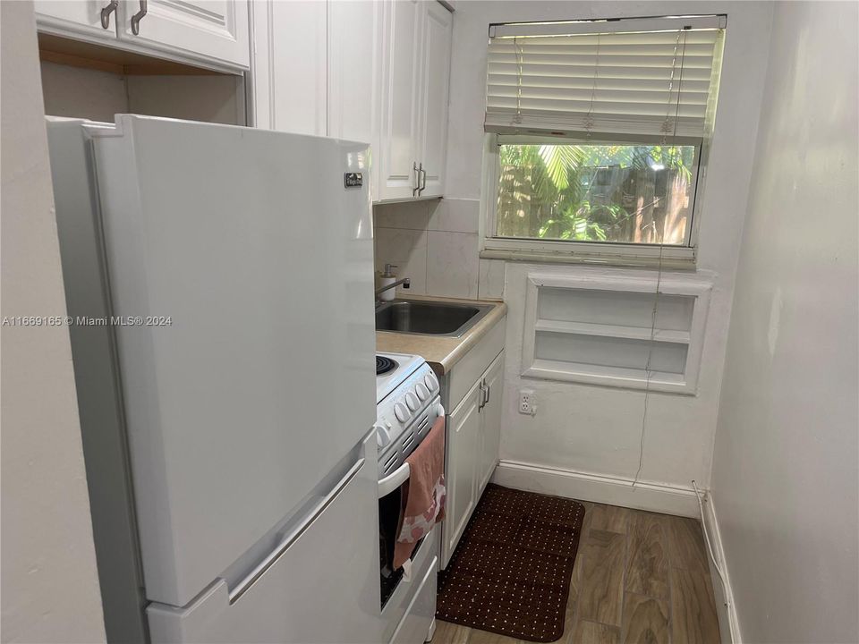 For Rent: $1,390 (0 beds, 1 baths, 400 Square Feet)