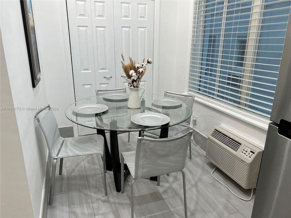 For Sale: $299,900 (1 beds, 1 baths, 340 Square Feet)