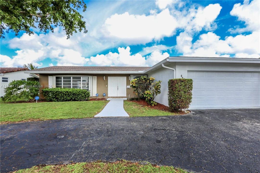 For Sale: $875,000 (3 beds, 2 baths, 1824 Square Feet)