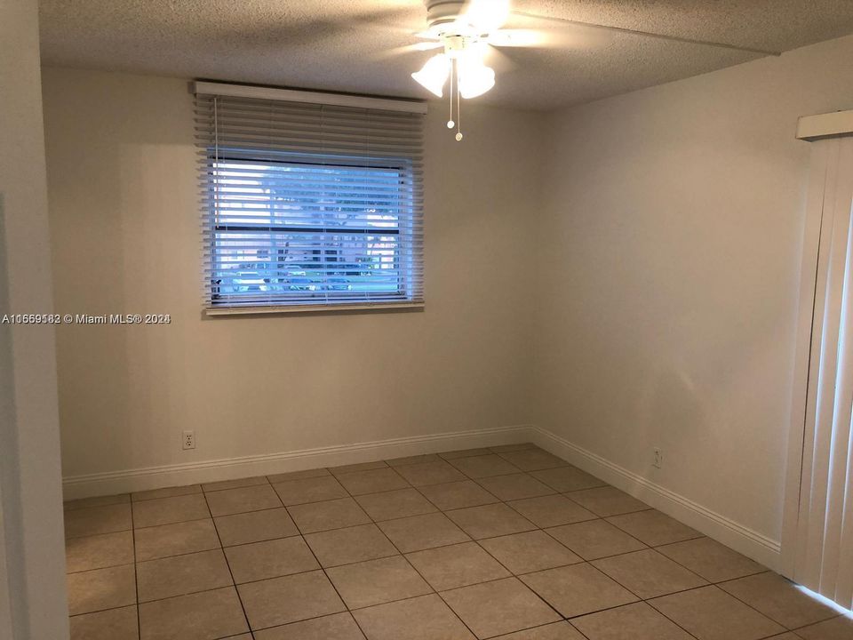 Active With Contract: $2,200 (2 beds, 2 baths, 832 Square Feet)