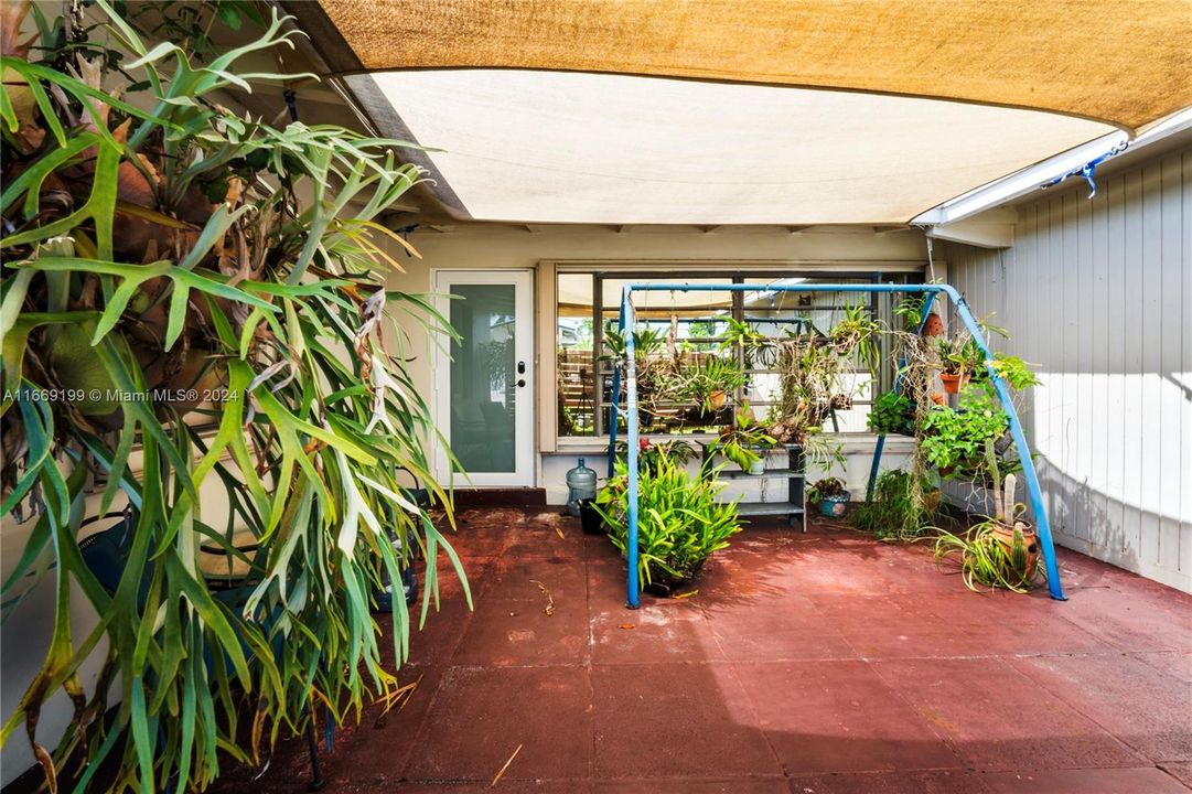 En Venta: $880,000 (3 camas, 2 baños, 1716 Pies cuadrados)