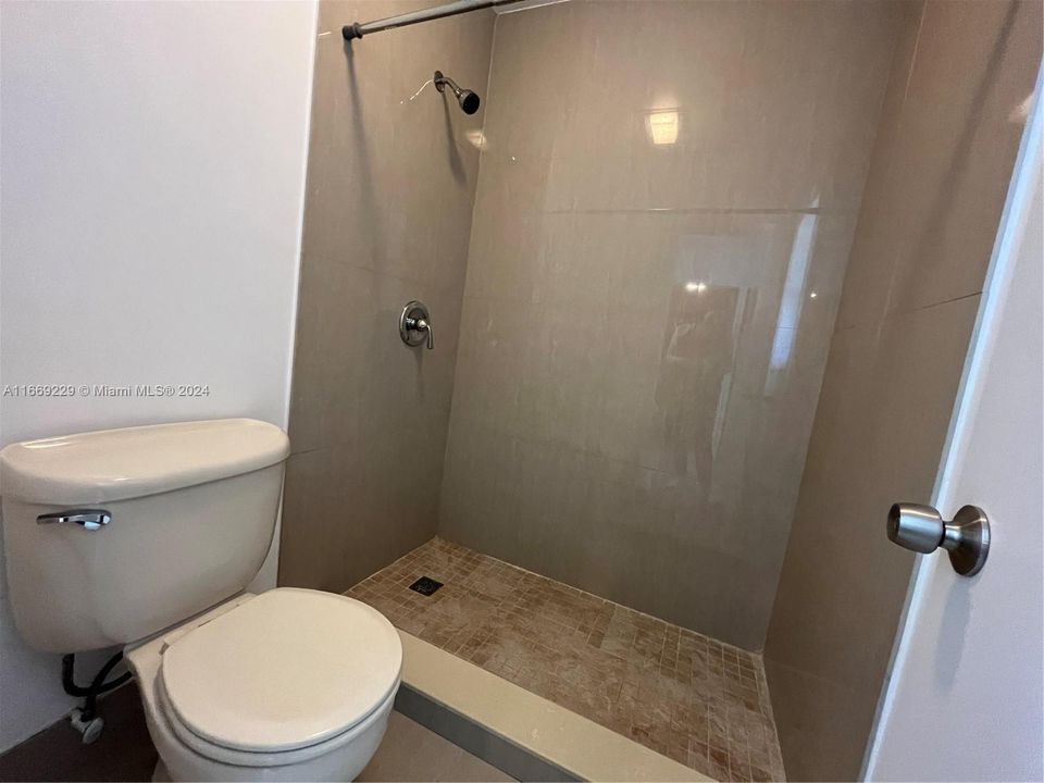 For Rent: $2,725 (3 beds, 2 baths, 2149 Square Feet)