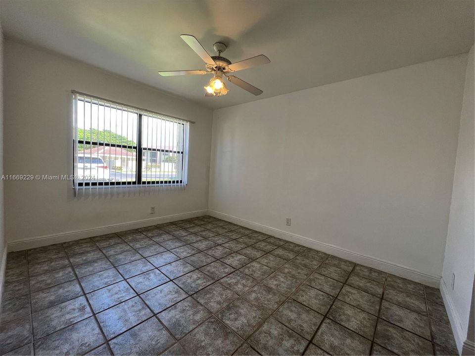 For Rent: $2,725 (3 beds, 2 baths, 2149 Square Feet)