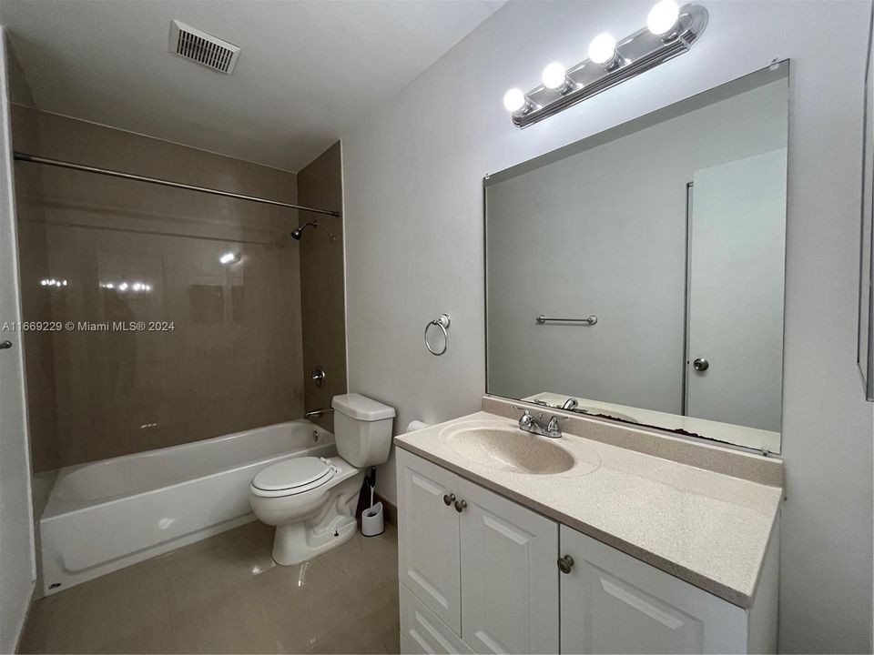 For Rent: $2,725 (3 beds, 2 baths, 2149 Square Feet)