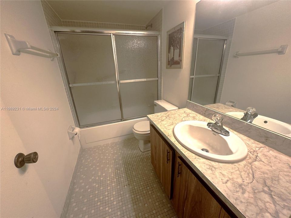 2nd bathroom