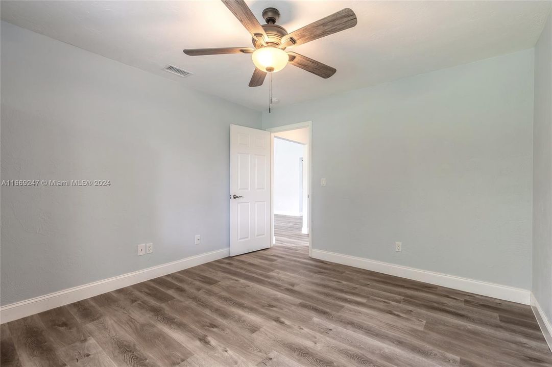 For Sale: $339,900 (2 beds, 2 baths, 1900 Square Feet)