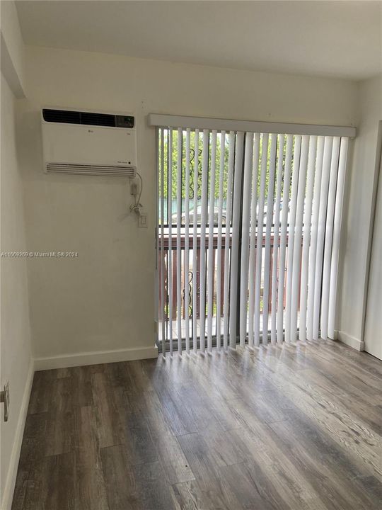 For Rent: $1,800 (1 beds, 1 baths, 415 Square Feet)